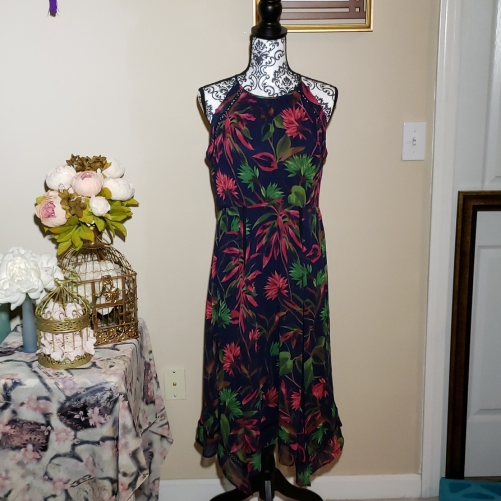 Just Taylor... tropical floral dress